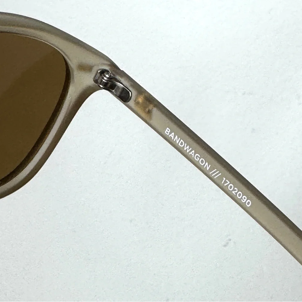 LE SPECS Bandwagon NEW Sunglasses Matte Stone Frame With Copper Mirror Lens NEW